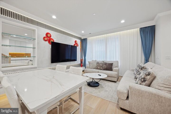 Property Photo: 3001 Sedgeview Walk 148 PA 19125
