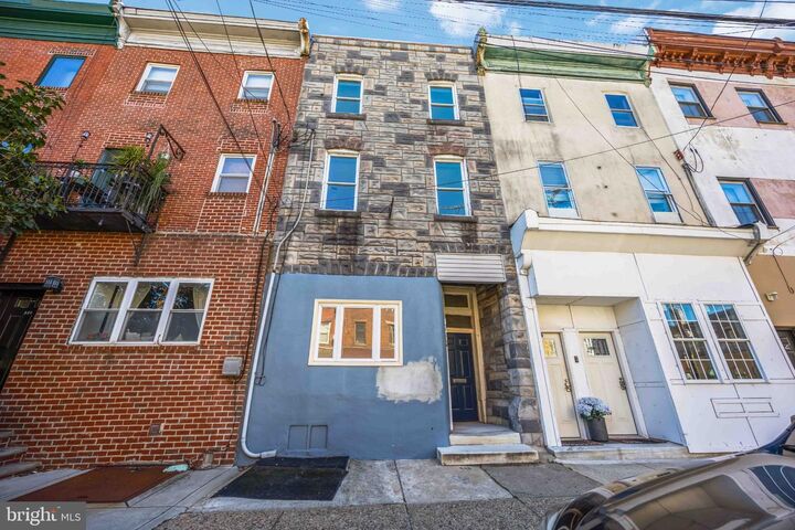 Property Photo:  740 Christian Street 3rd Floor  PA 19147 