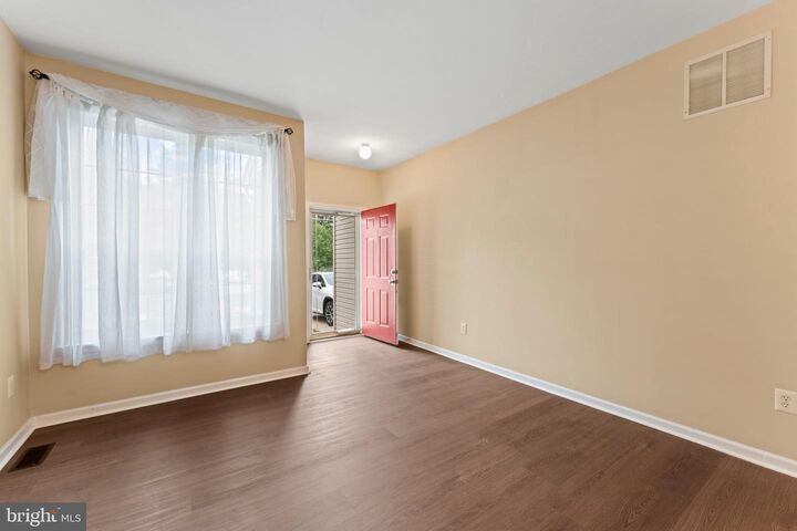 Property Photo:  22 Winchester Court  NJ 08036 