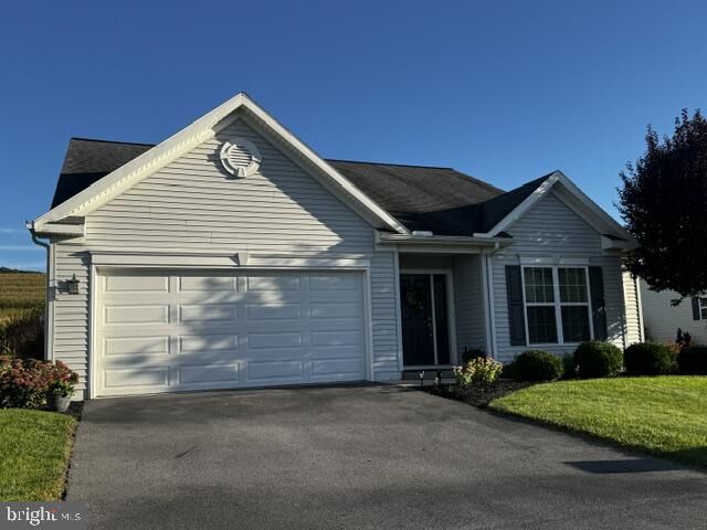 Property Photo: 21 Cambridge Lane PA 17044