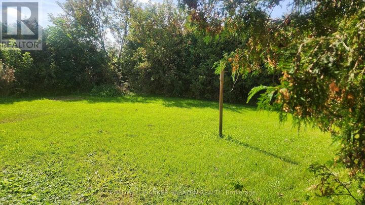 Property Photo:  266 Division Street  ON K7S 3C9 
