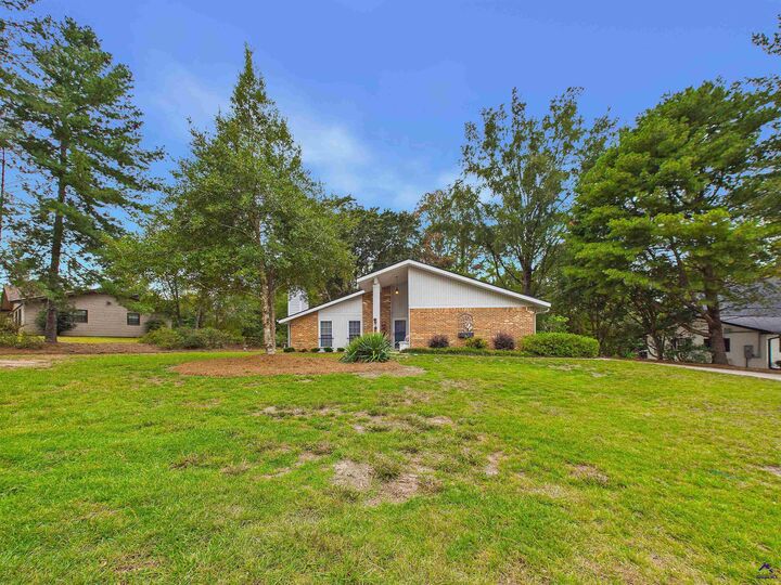 Property Photo:  117 Lake Front Drive  GA 31088 