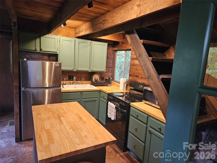 Property Photo: 42 Mountain Farm Road NC 28714