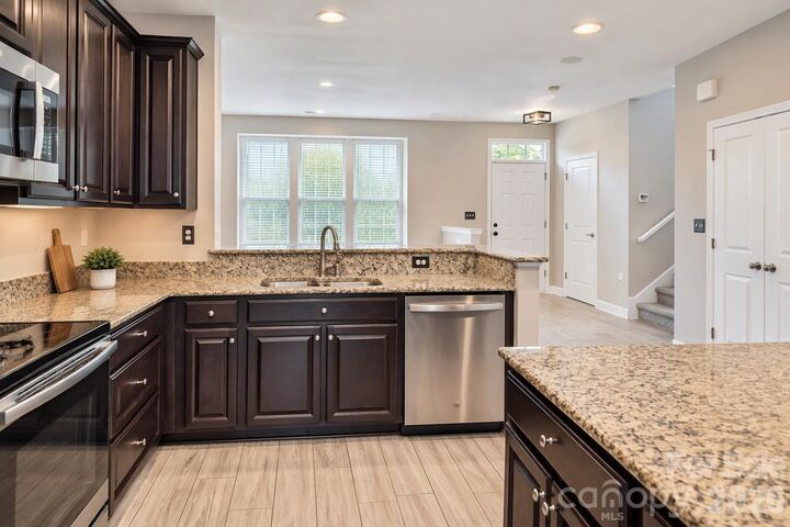 Property Photo:  1645 Fleetwood Drive  NC 28208 