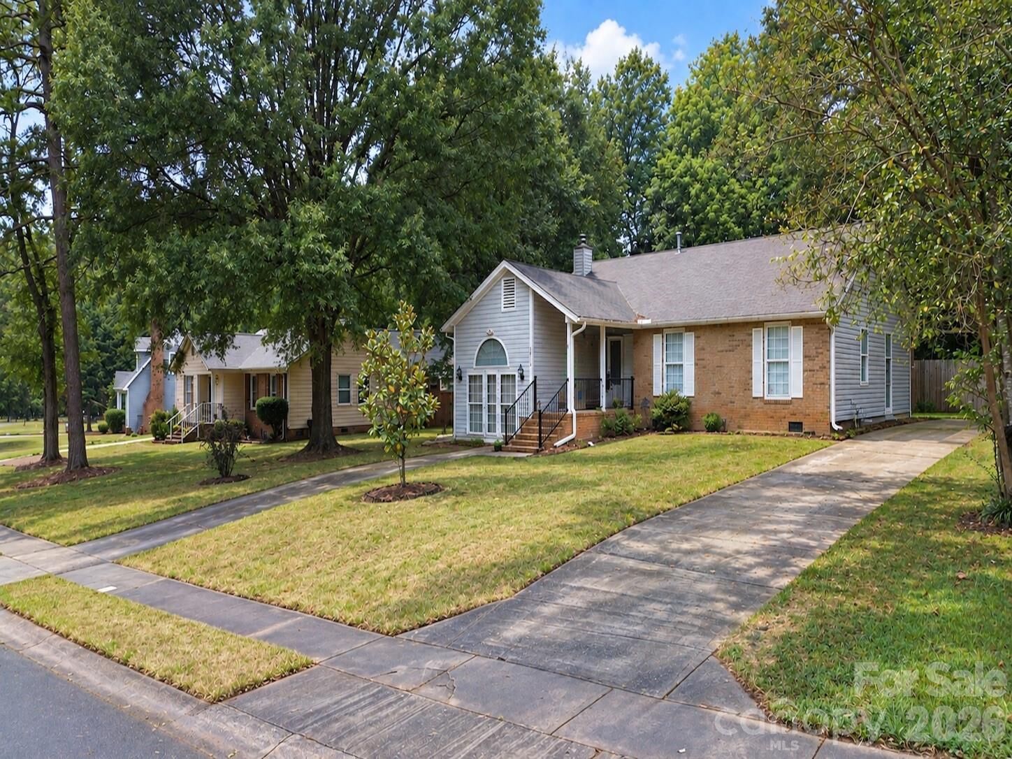 Property Photo: 6501 Old Meadow Road NC 28227