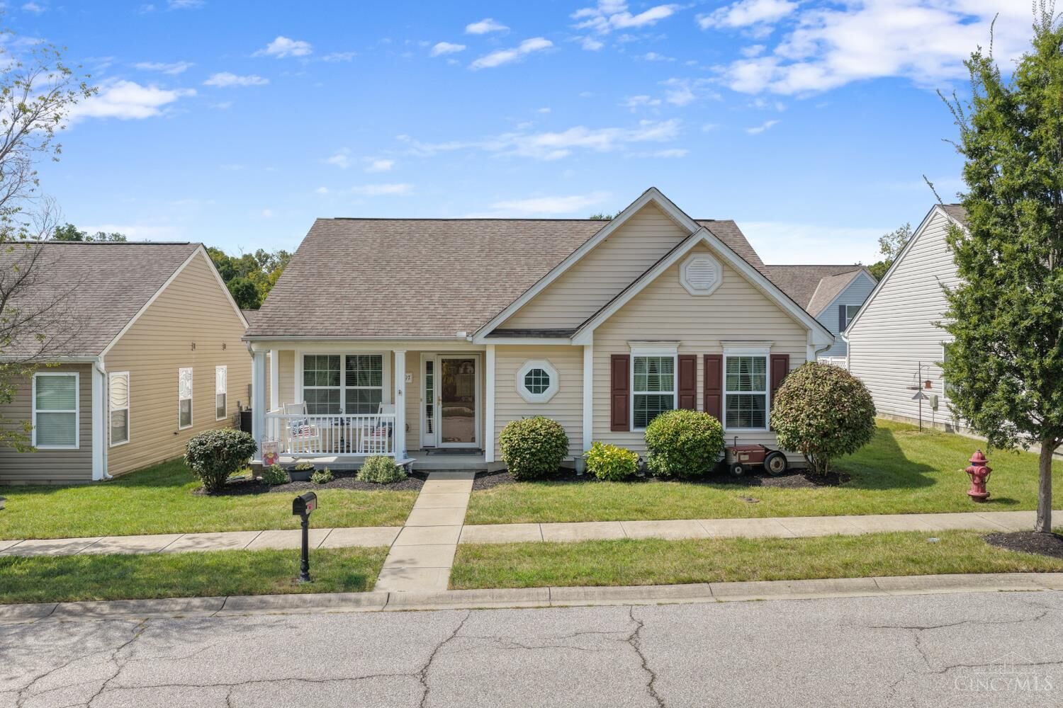 Property Photo:  4197 S Yorkshire Square  OH 45245 