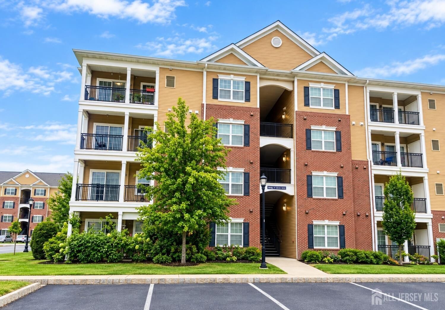 Property Photo:  728 Strassle Way  NJ 07080 