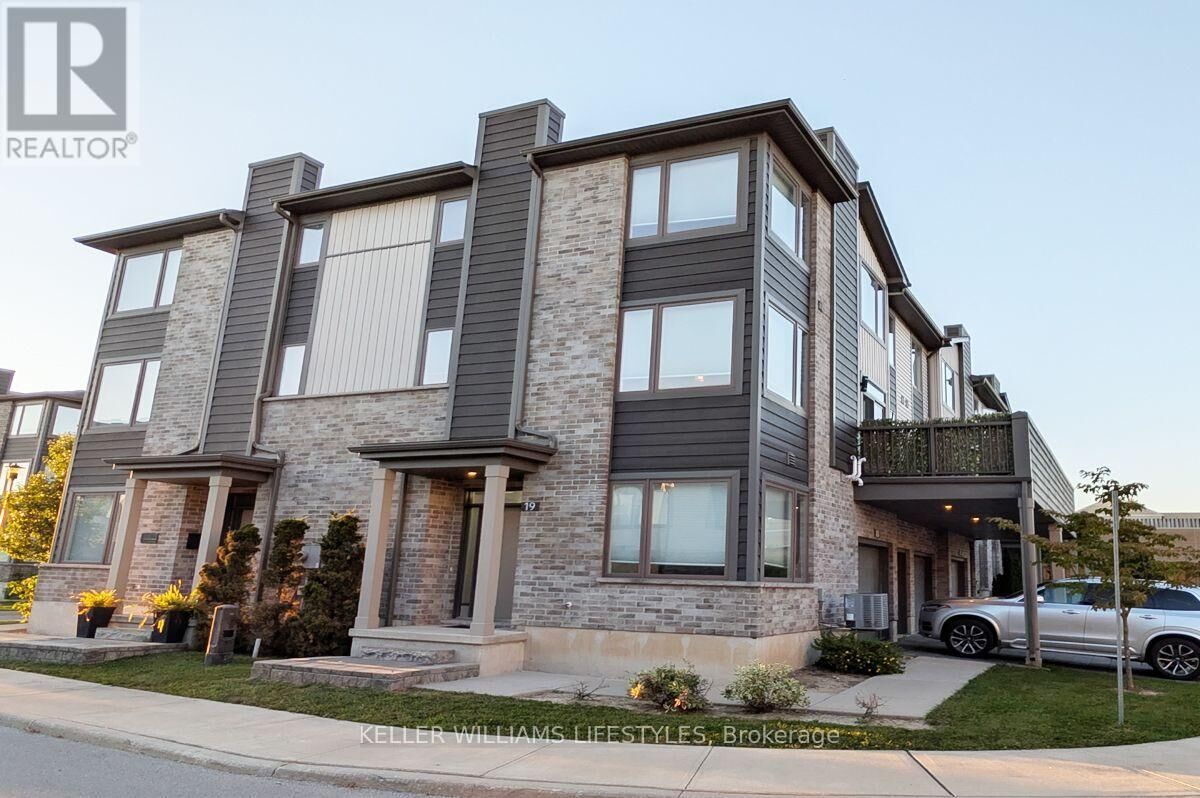 Property Photo:  2070 Meadowgate Boulevard 25  ON N6M 0H5 