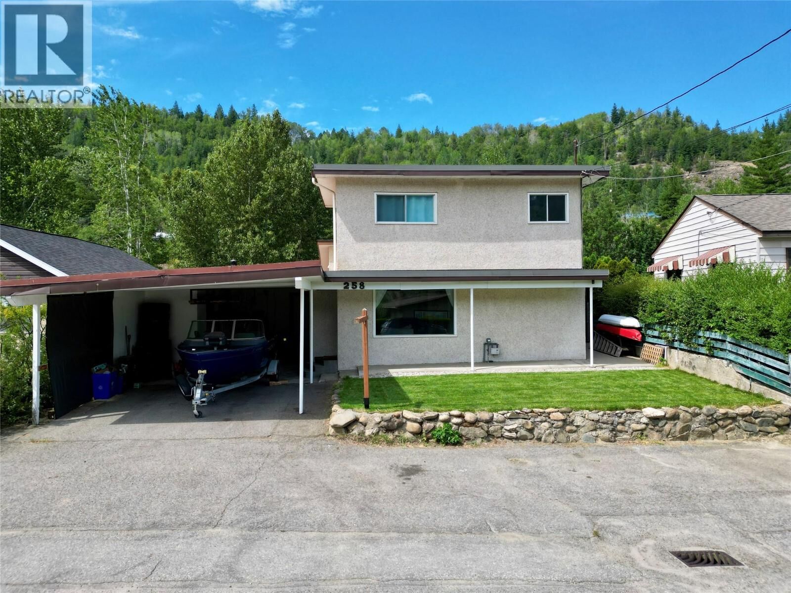 Property Photo:  258 2nd Avenue  BC V1R 4V3 