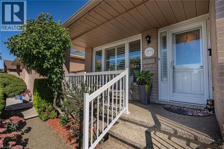 Property Photo:  437 Eaglewood Drive  ON L8W 2T1 
