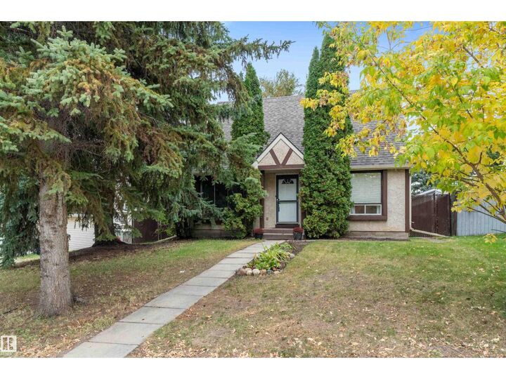 Property Photo: 25 Greenwood Dr AB T7X 1X1