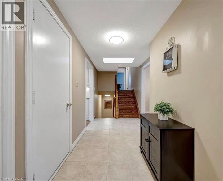Property Photo:  8 Lowell Street South Upper  ON N1R 5C7 