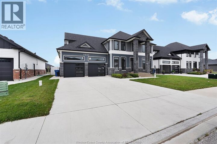 Property Photo:  1933 Villa Canal Drive  ON N9Y 0G5 