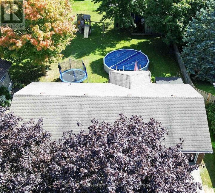Property Photo: 135 Queen Street ON N0G 1B0