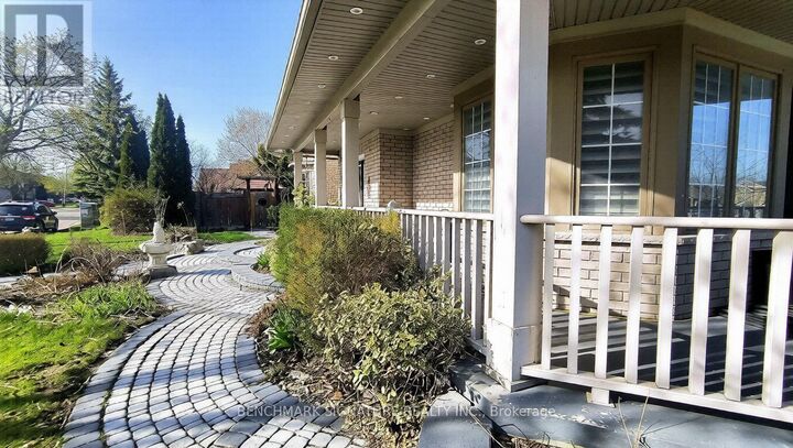 Property Photo:  75 Boxwood Crescent  ON L3S 3V3 