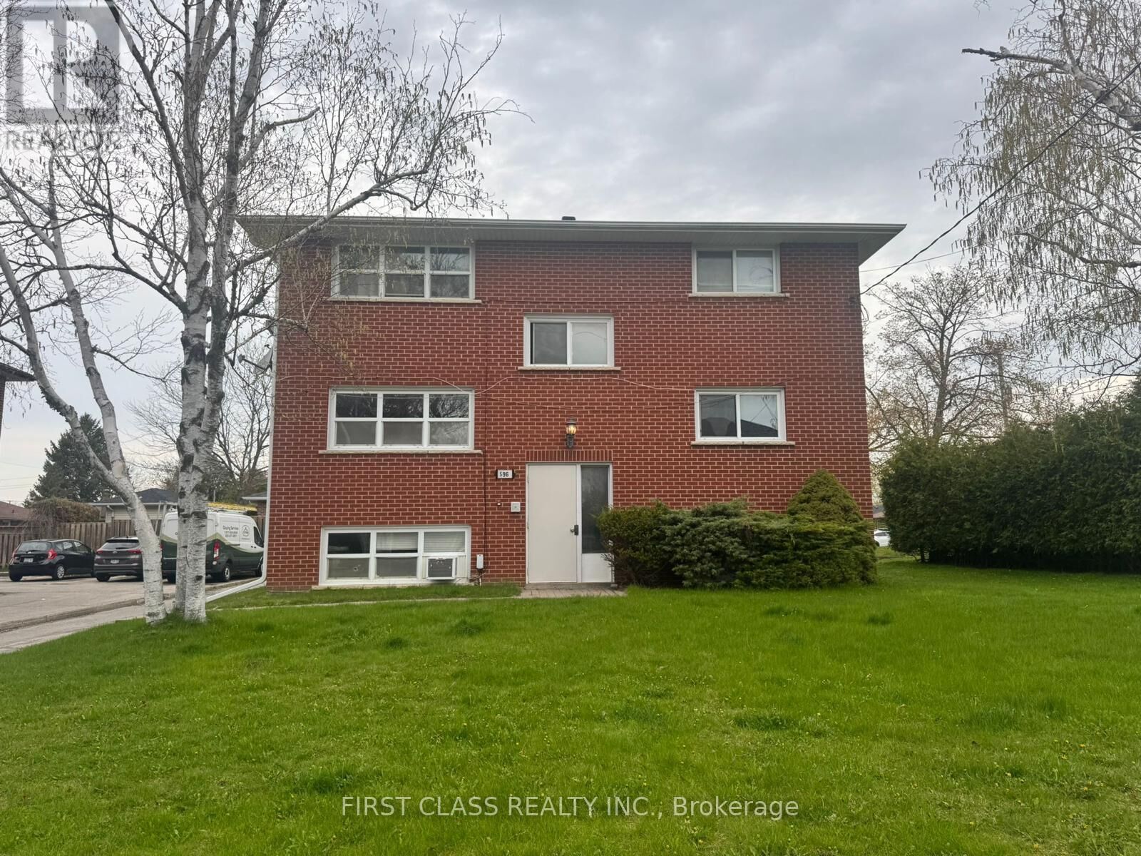 Property Photo:  596 Digby Avenue 2  ON L1G 1W6 