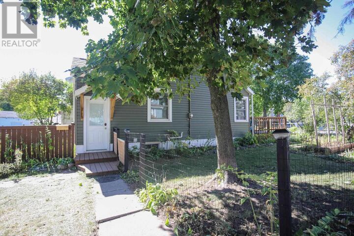 Property Photo:  28 Putney Rd  ON P6B 2Y5 