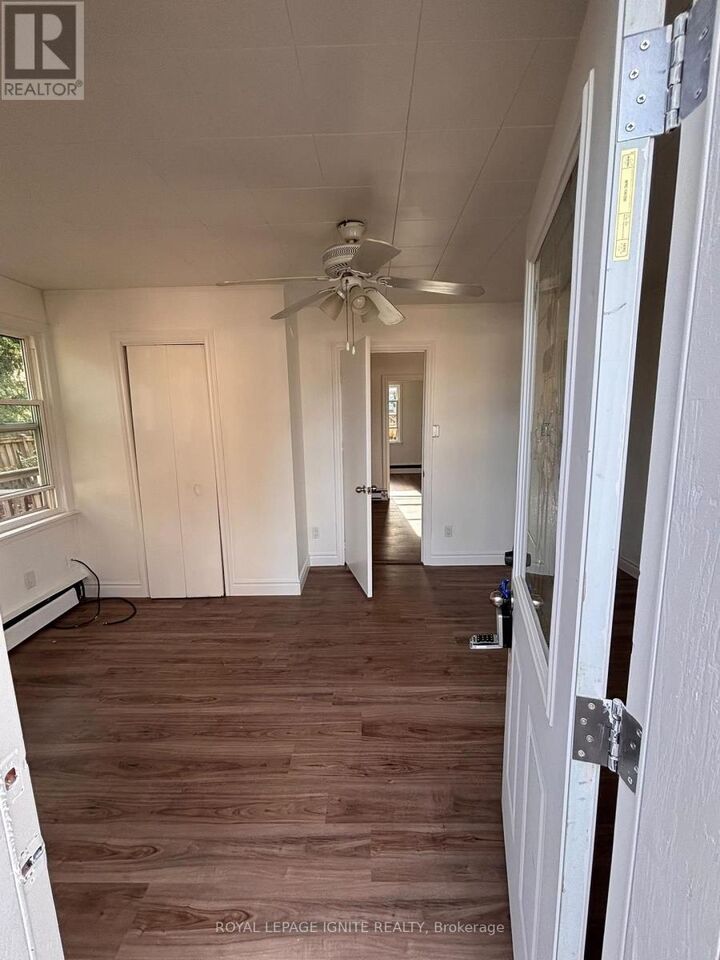 Property Photo:  178 Park Road North 3  ON L1J 4L6 