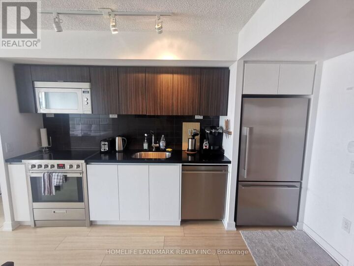 Property Photo:  85 Queens Wharf Road 3611  ON M5V 0J9 