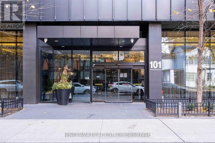 Property Photo:  101 Charles Street East 4105  ON M4Y 1V2 
