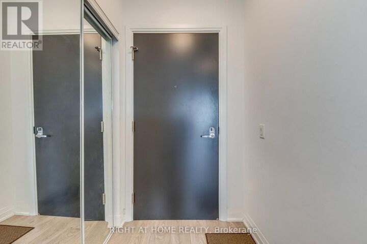 Property Photo:  286 Main Street 619  ON M4C 0B3 