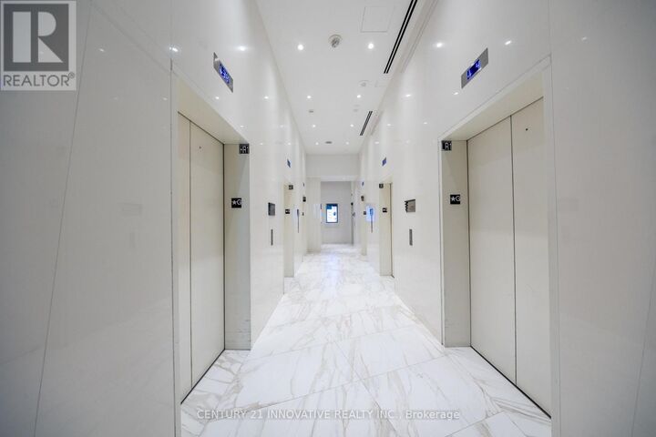 Property Photo:  3883 Southeast Quartz Road West 4011  ON L5B 0M4 