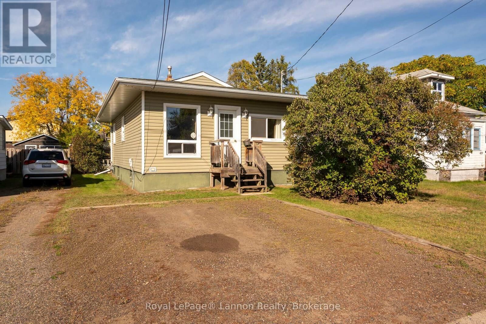 Property Photo:  424 Merrill Street  ON P7A 1E8 