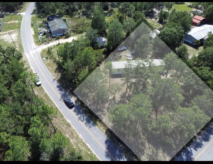Property Photo: 25 Millers Way FL 32433