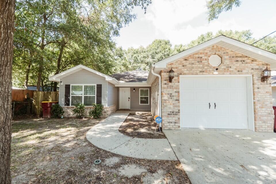Property Photo: 401 E Field Avenue FL 32539