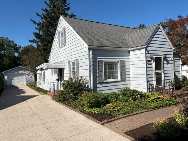 Property Photo:  1034 Ford Avenue  PA 16505 