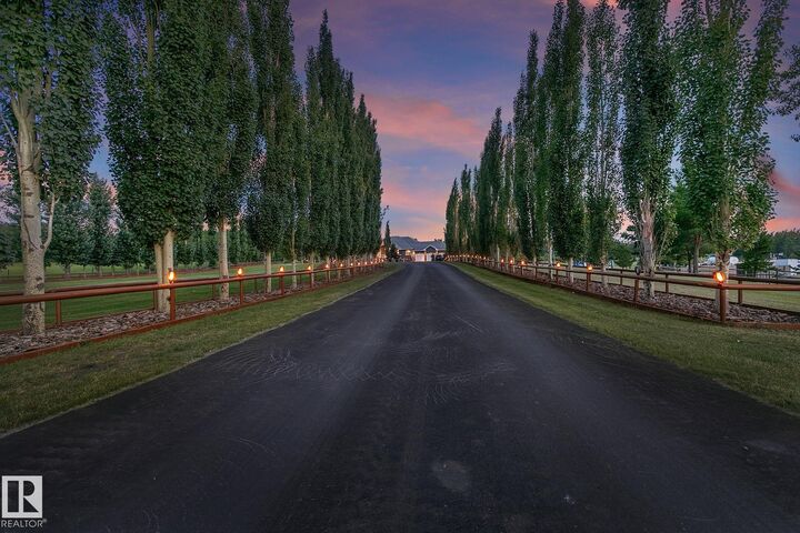 Property Photo:  51430 Rge Road 231 400  AB T8B 1K9 