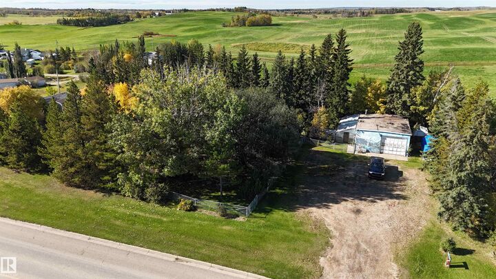 Property Photo:  5304 50 Street  AB T0E 2H0 