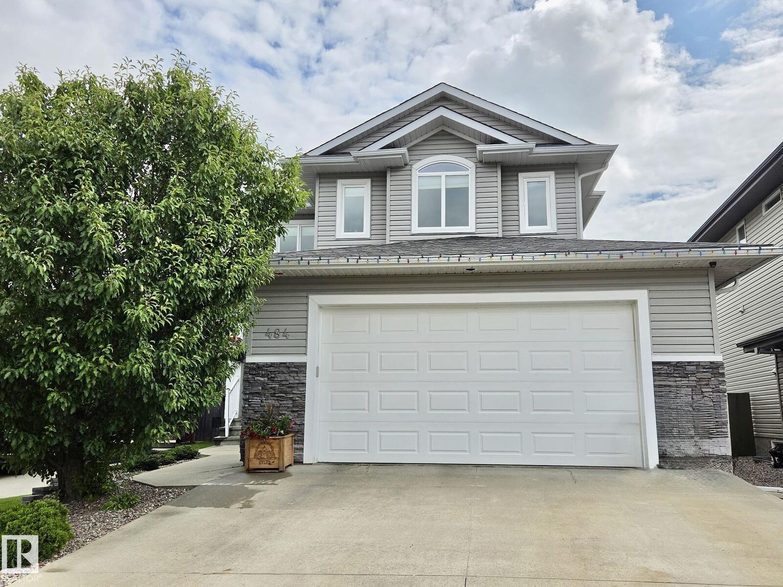 Property Photo:  484 Foxtail Court  AB T8A 3K2 