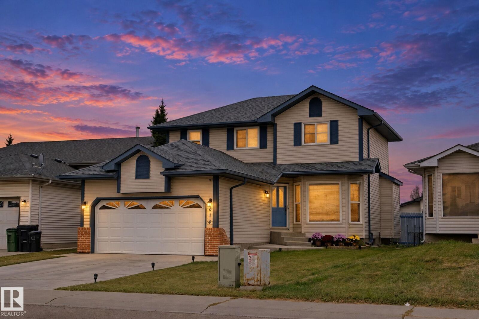 Property Photo:  614 Jenner Cove Cove NW  AB T6L 6R1 