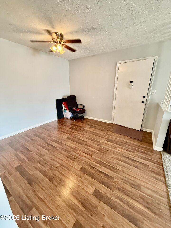 Property Photo:  7074 Wildwood Cir Apt 164  KY 40291 