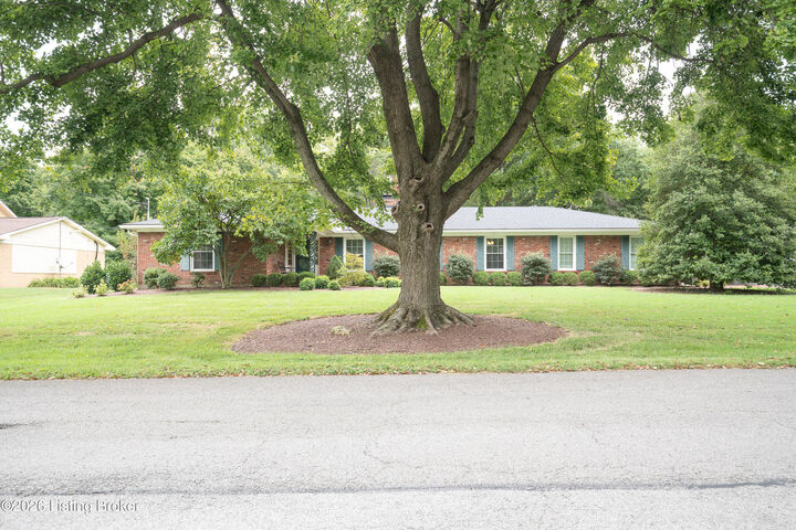 Property Photo:  5409 Random Way  KY 40291 