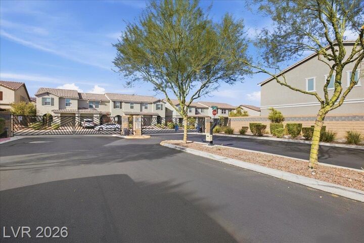 Property Photo: 5321 Lazy Breeze Avenue NV 89118