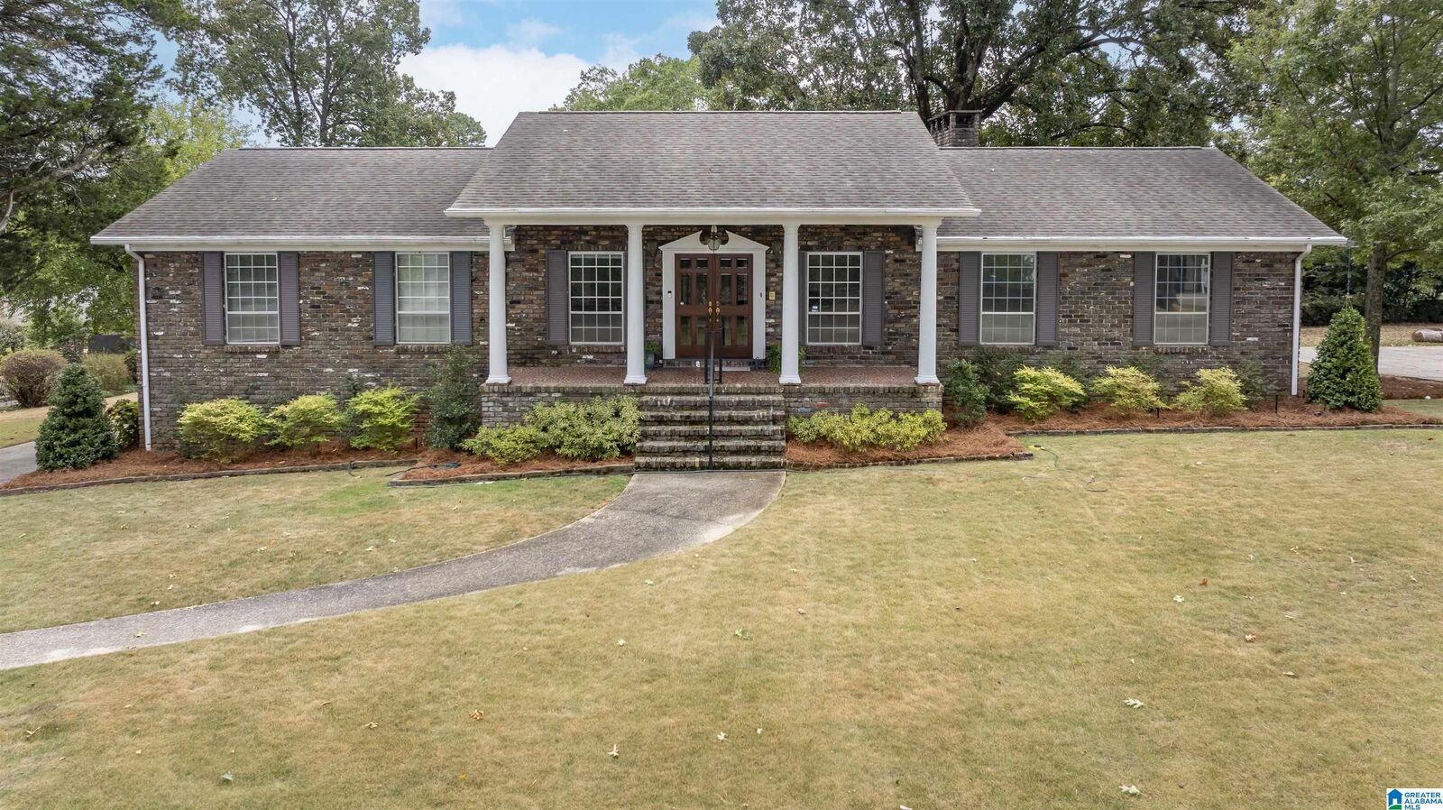 Property Photo:  1463 Shades Crest Road  AL 35226 