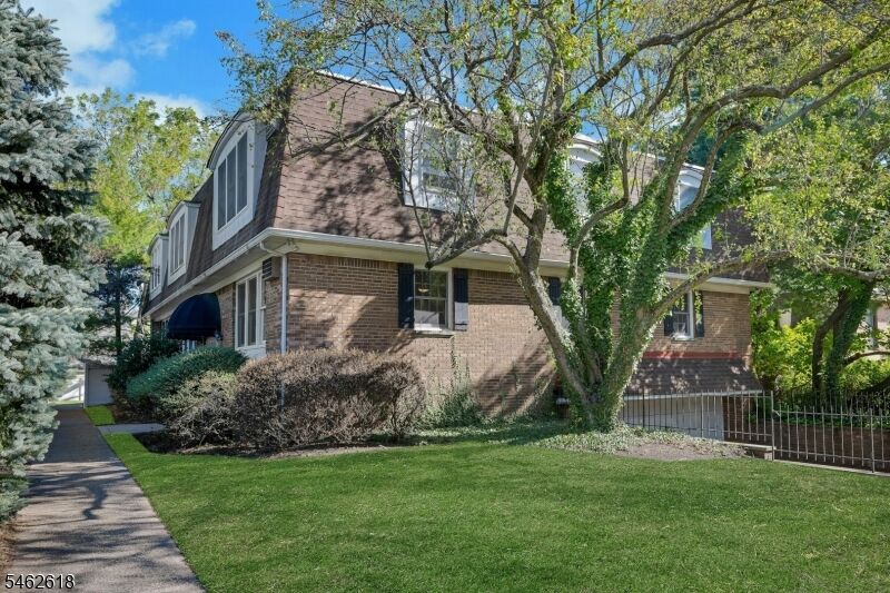 Property Photo:  301 Claremont Ave 3  NJ 07042 