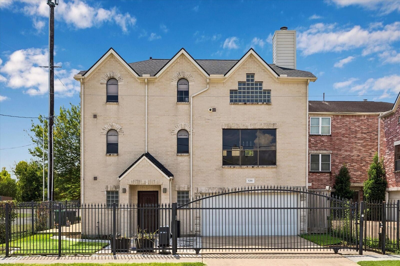 Property Photo: 5201 Cornish Street TX 77007