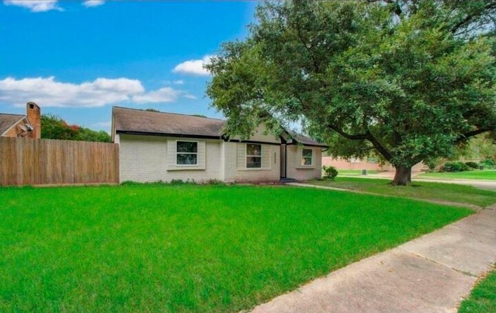 Property Photo:  2227 Cherry Bend Dr  TX 77077 