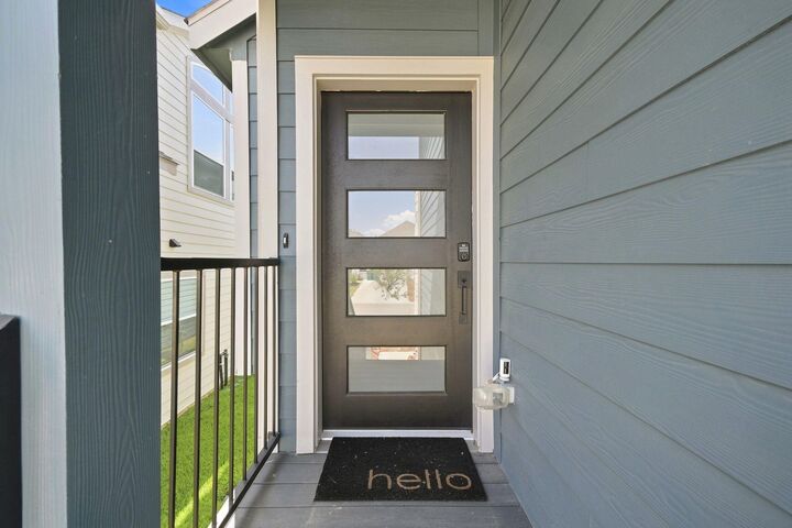 Property Photo:  147 W Coralburst Loop  TX 77316 