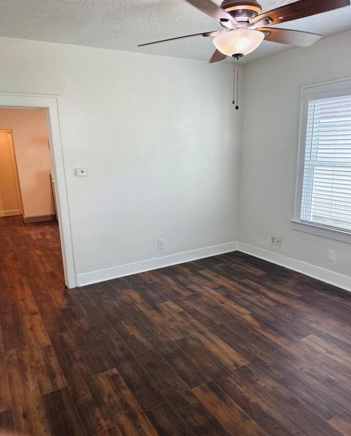 Property Photo:  1505 Yupon Street  TX 77520 