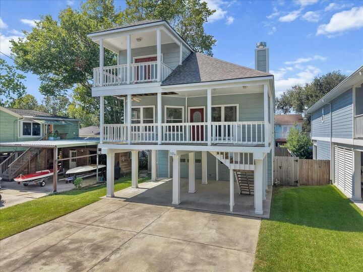 Property Photo:  526 Pine Road  TX 77565 