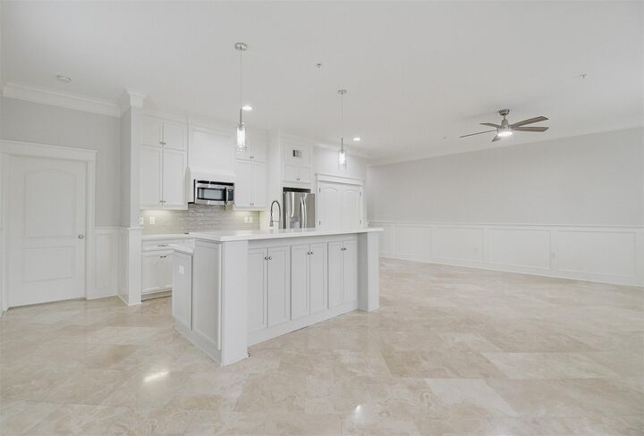 Property Photo:  2802 Morrison Street 109  TX 77009 