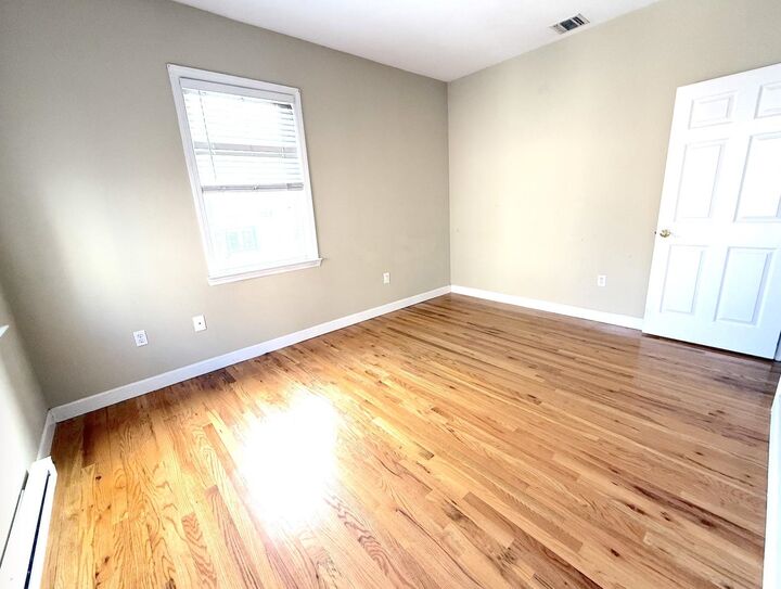 Property Photo:  620 38th St 604  NJ 07087 