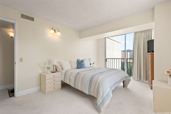 Property Photo: 2440 Kuhio Avenue 501 HI 96815