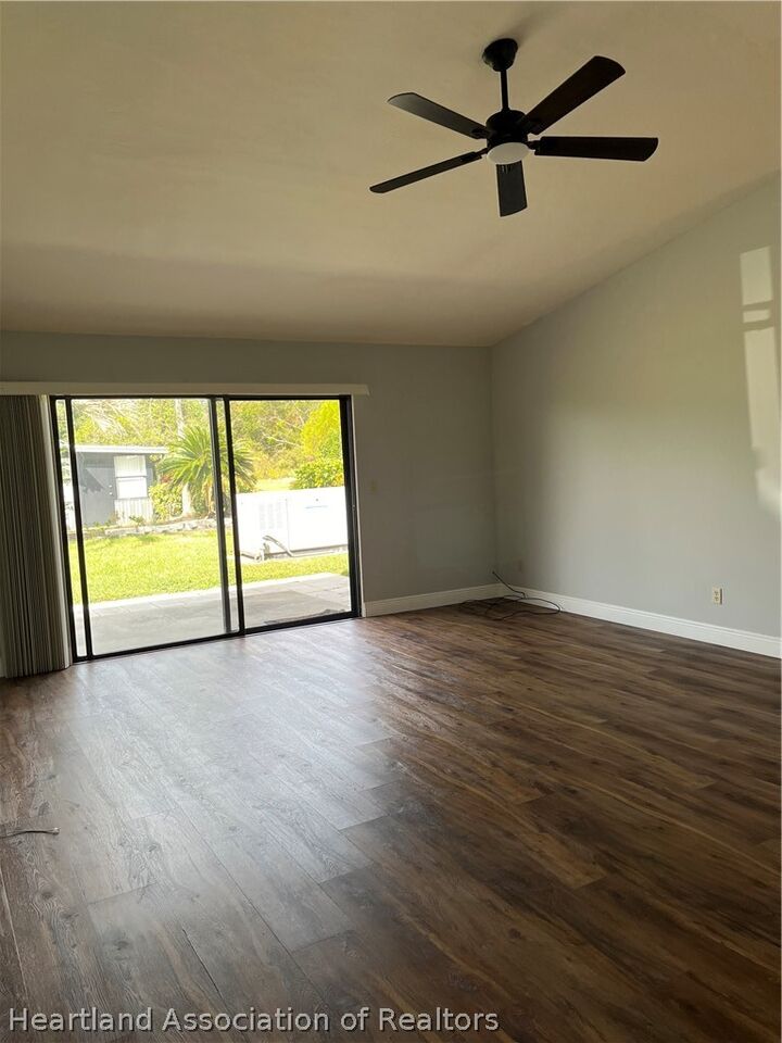 Property Photo:  2539 N Orangewood Street  FL 33825 
