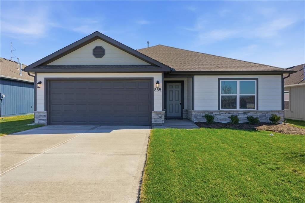 Property Photo: 20343 W 195th Street KS 66083