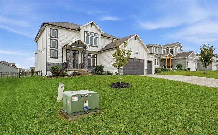 Property Photo:  1709 SW Hightown Drive  MO 64082 